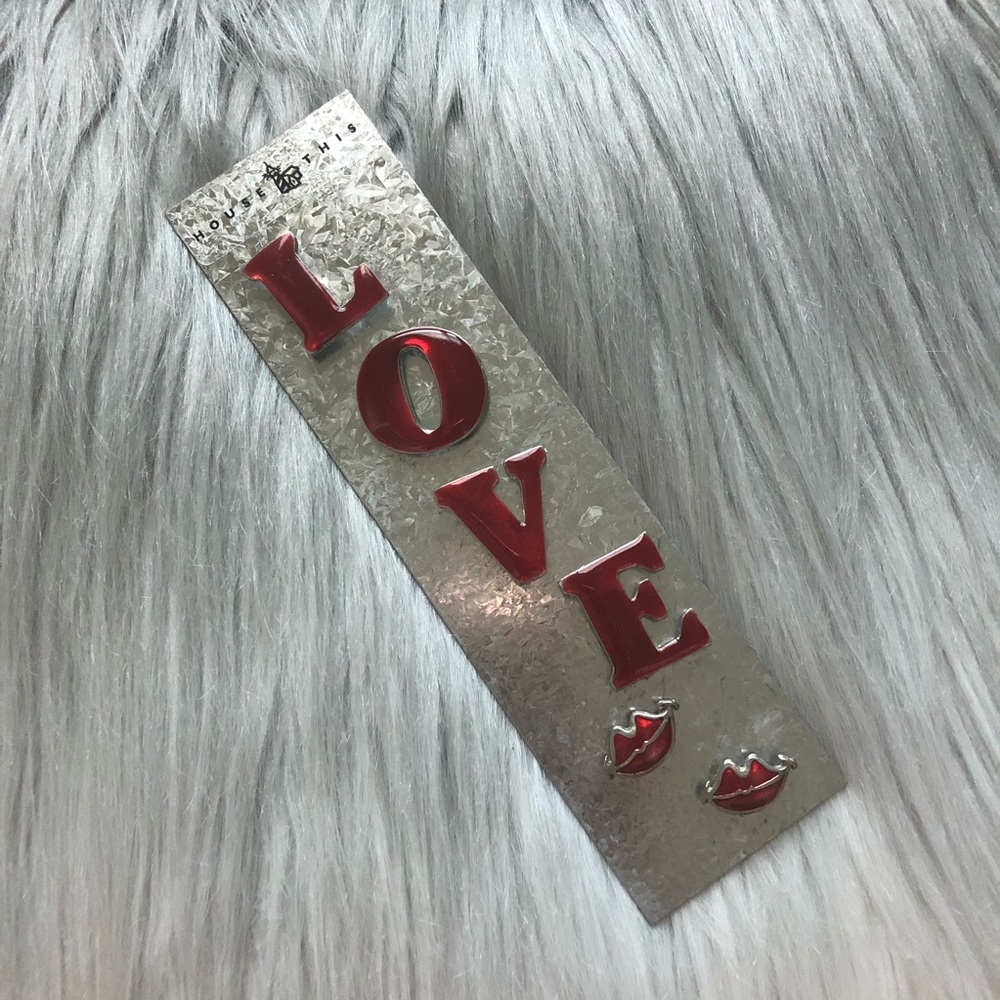 LOVE Valentine Letter & Lips Magnet Set 💌